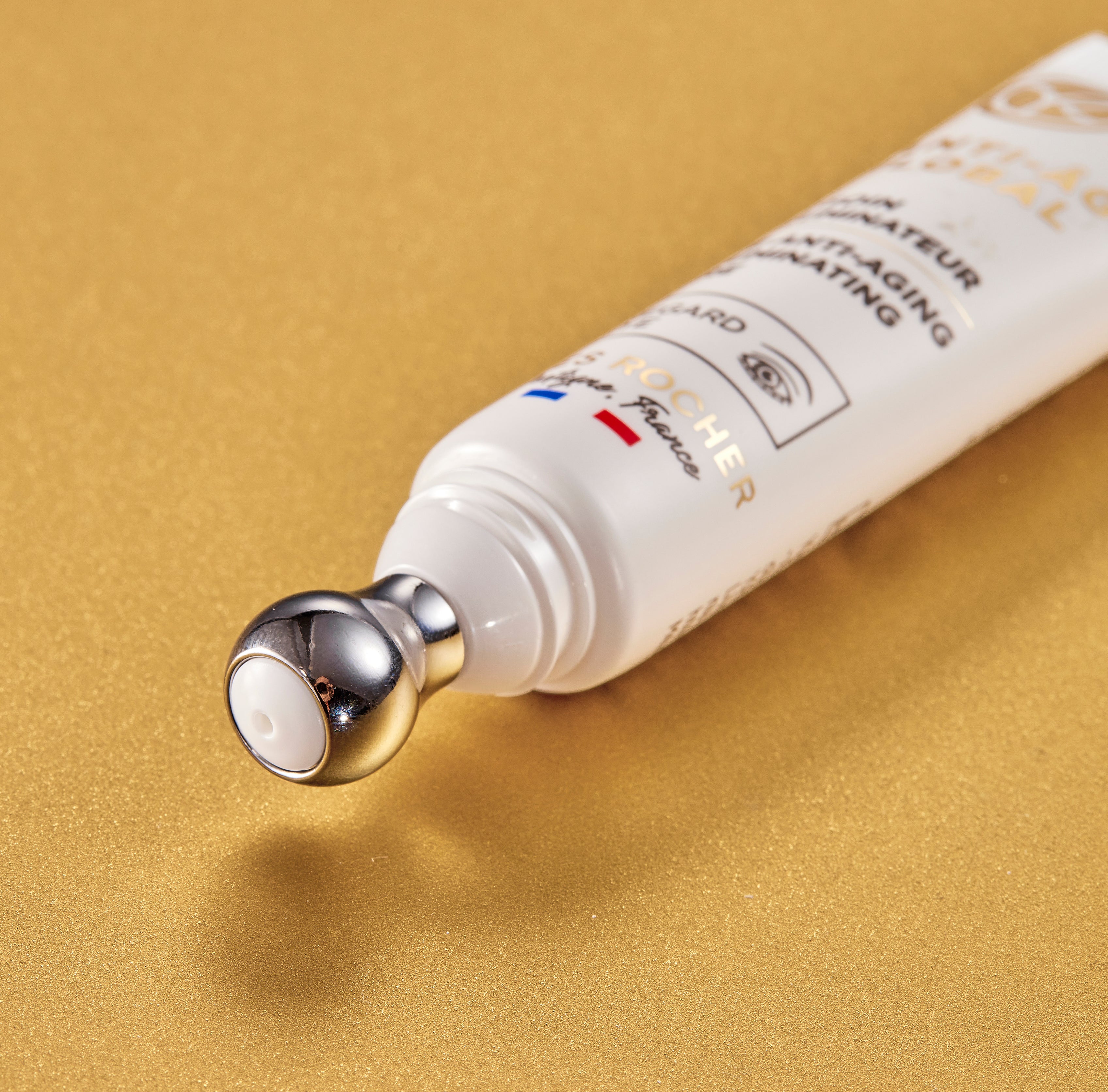 The Illuminating Eye Cream With The Cooling Metal Applicator Tip